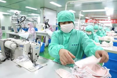 臨危受命轉(zhuǎn)產(chǎn)應(yīng)急物資,家紡企業(yè)扛起責(zé)任共同戰(zhàn)&ldquo;疫&rdquo;